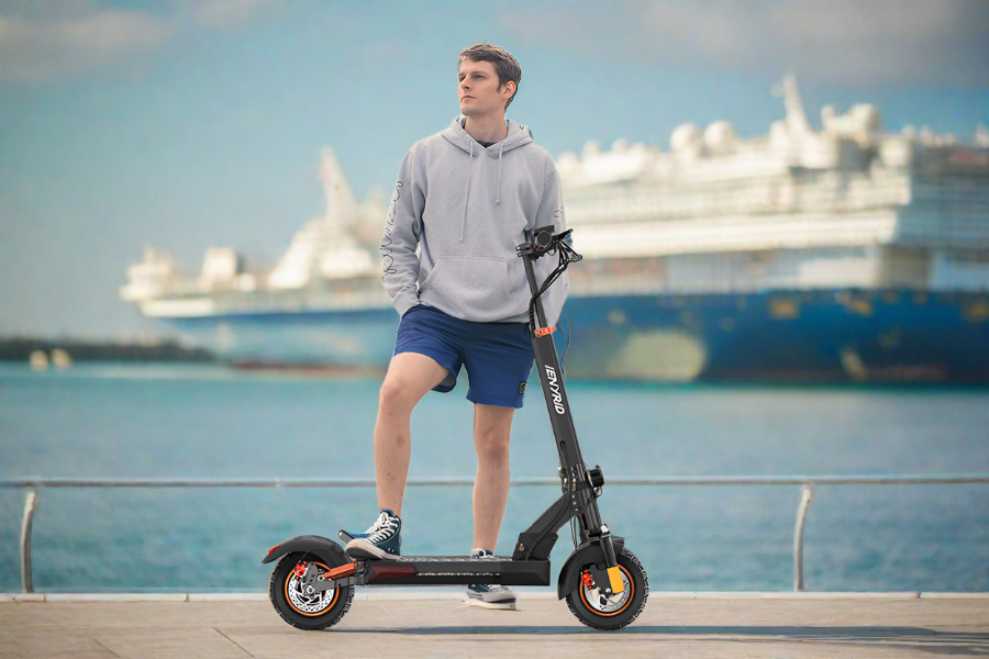 Naviguer dans les transports publics avec votre scooter électrique : conseils et directives